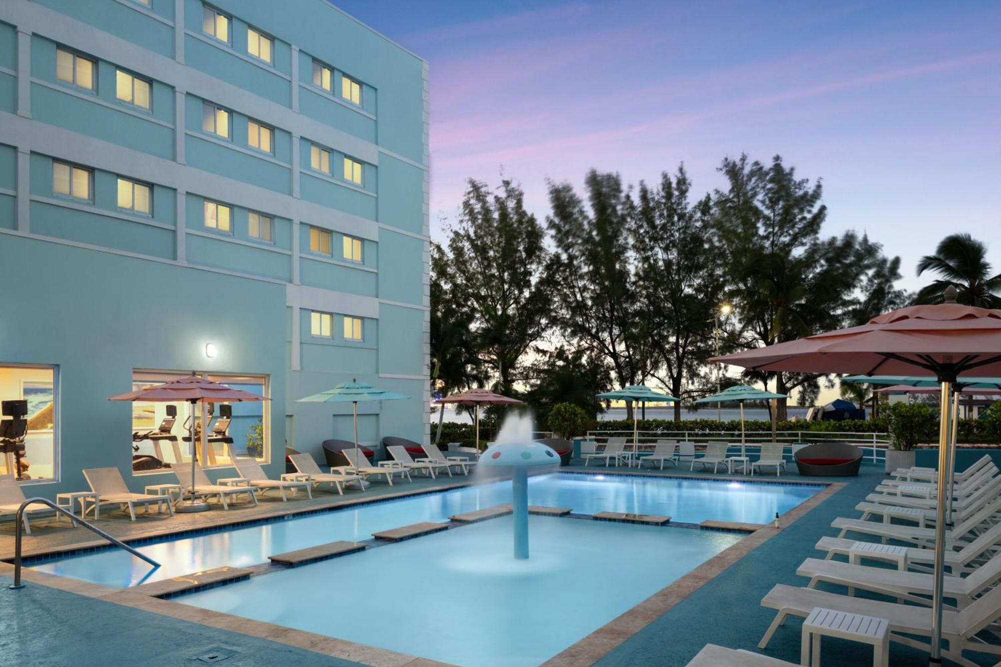 Courtyard By Marriott Nassau Downtown/Junkanoo Beach Εξωτερικό φωτογραφία