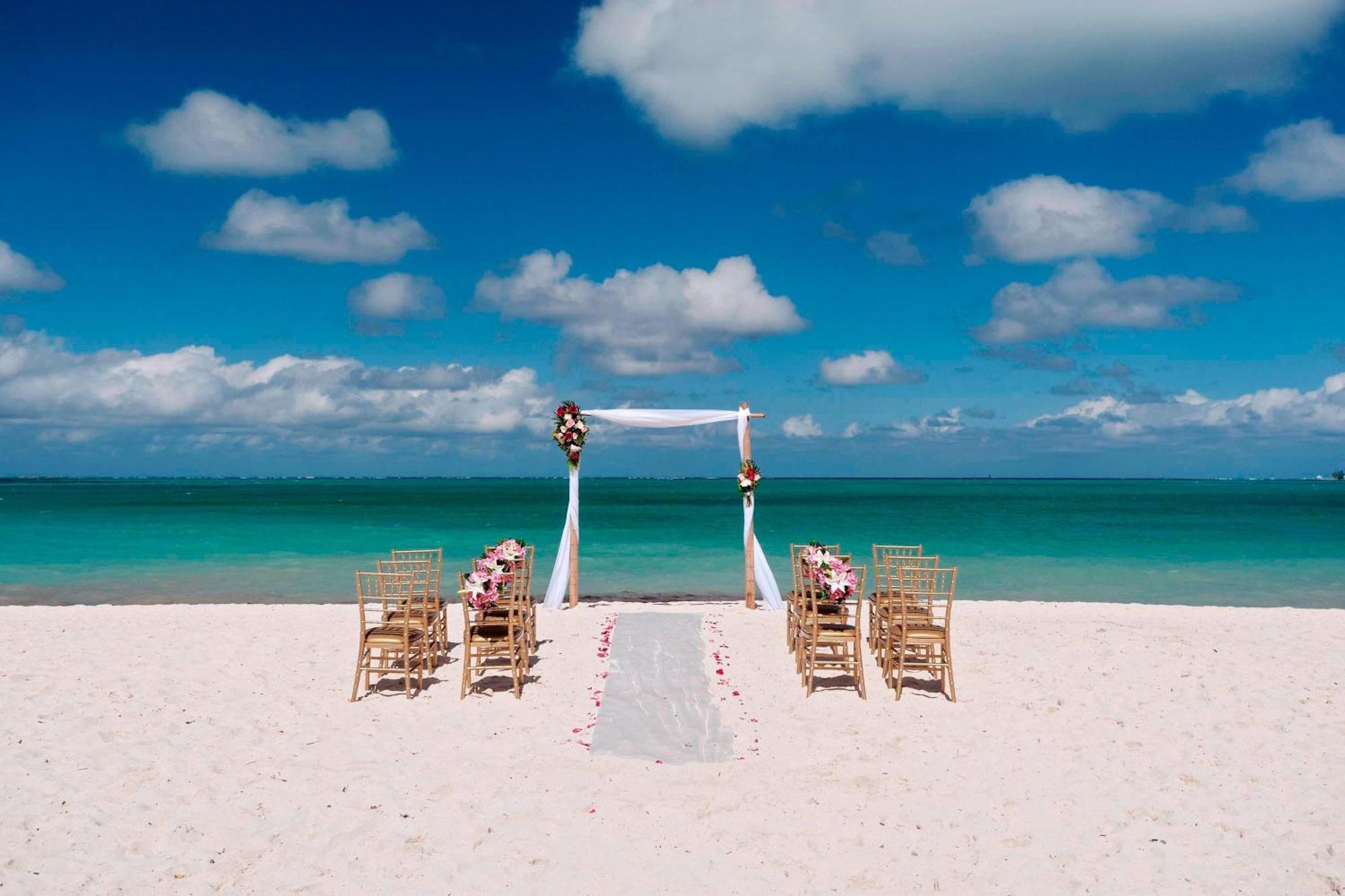 Courtyard By Marriott Nassau Downtown/Junkanoo Beach Εξωτερικό φωτογραφία